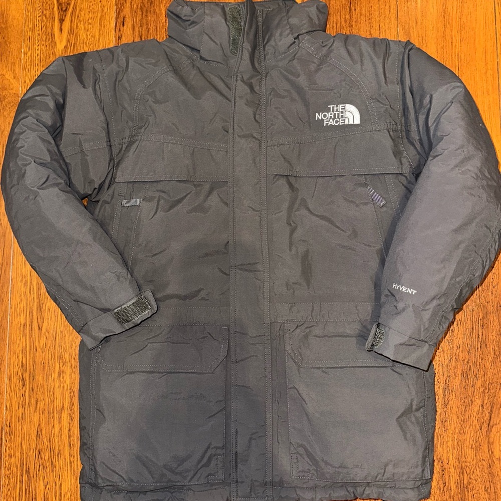 The North Face boys youth large gray waterproof Hyvent Parka down coat MSRP $199